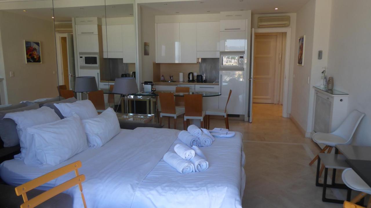 Palais Miramar 65 Bd De La Croisette Appartement